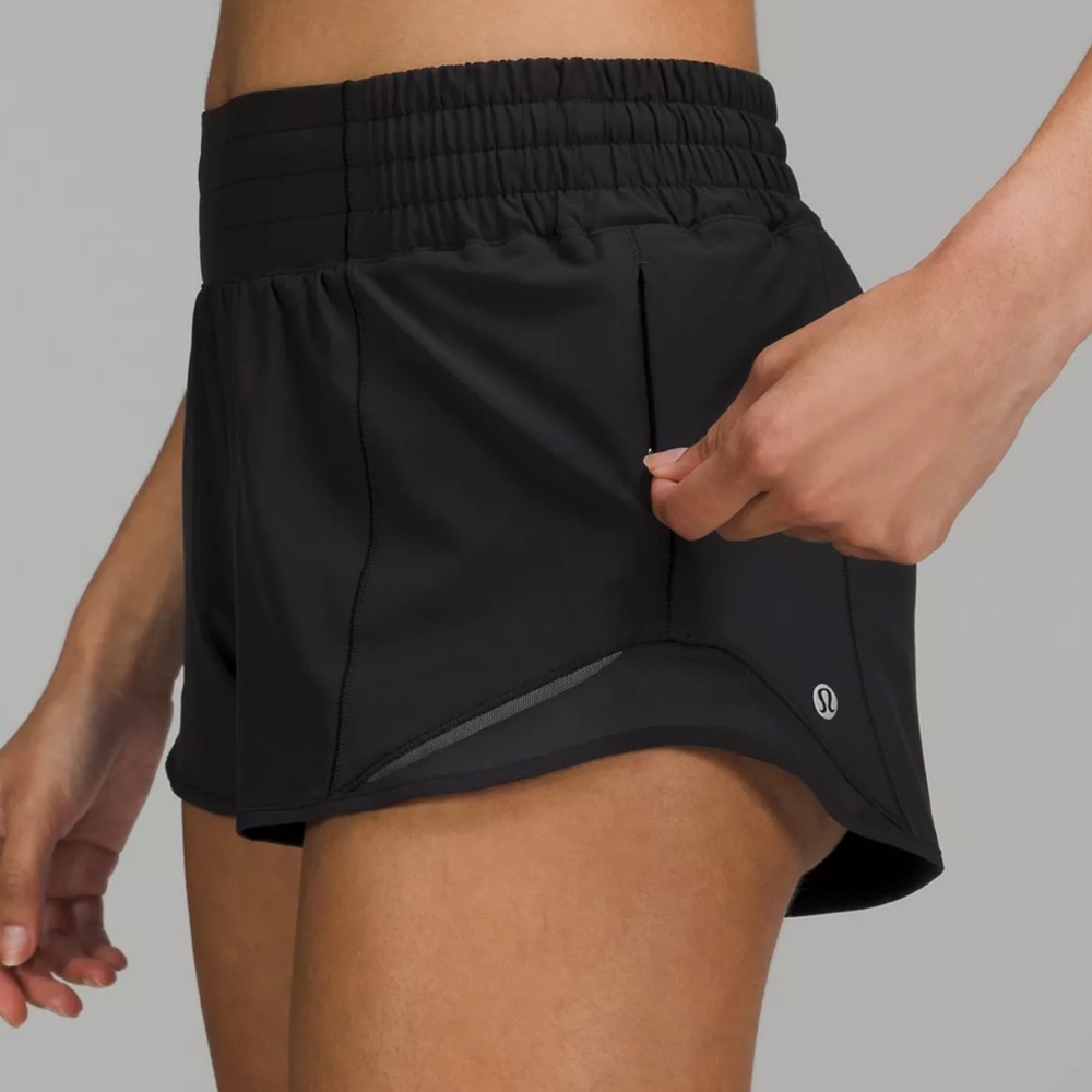 Lululemon Hotty Hot High-Rise Lined Short 2.5"